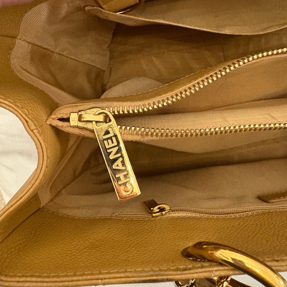 ‼️SOLD‼️Chanel Tan/Camel Quilted Leather Grand Shopping Tote w/Gold Chain - Picture 16 of 17